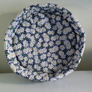 BRAND NEW PRE QUILTED PET BED